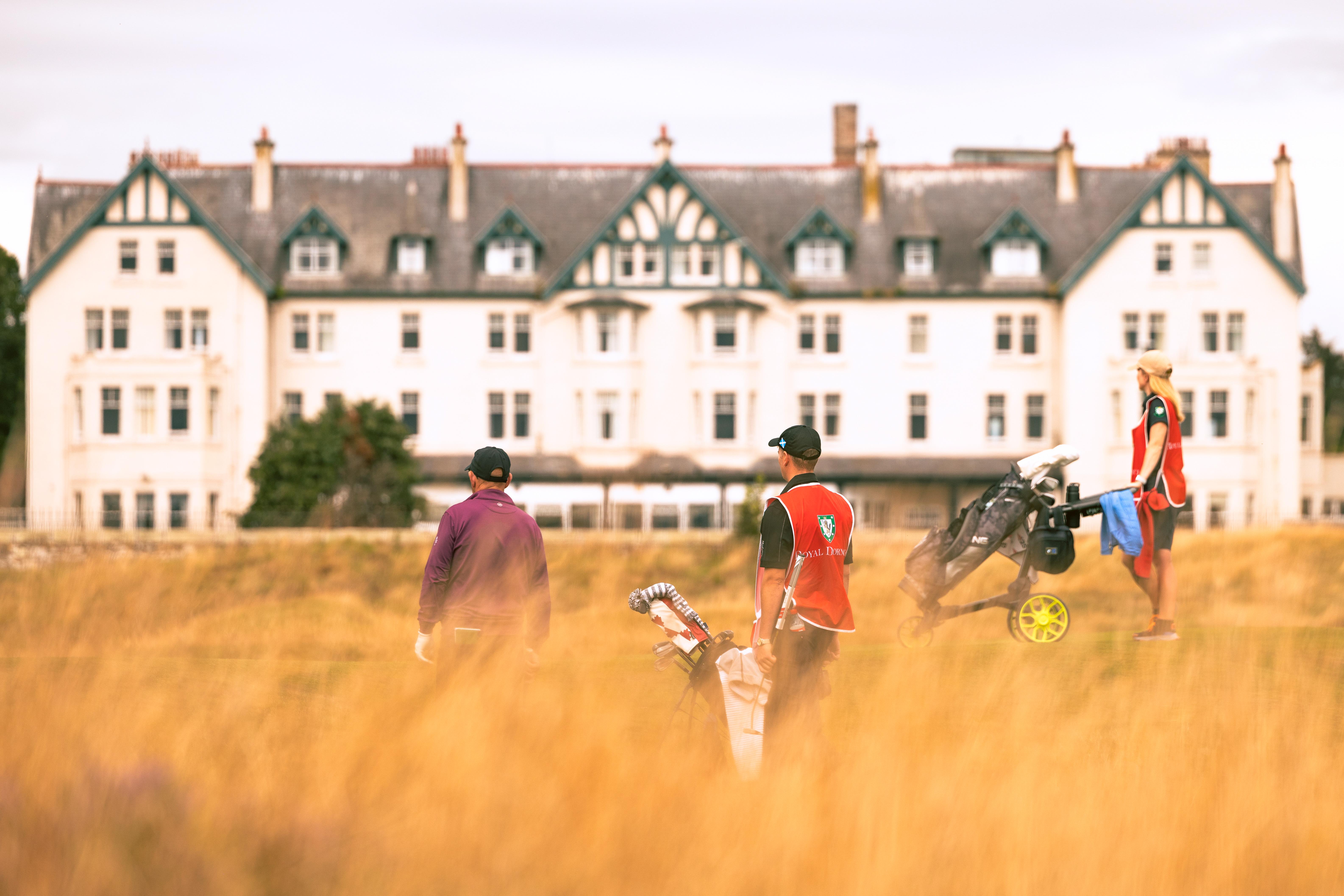 فندق Dornoch Station المظهر الخارجي الصورة Golfers at the Old Course, St Andrews