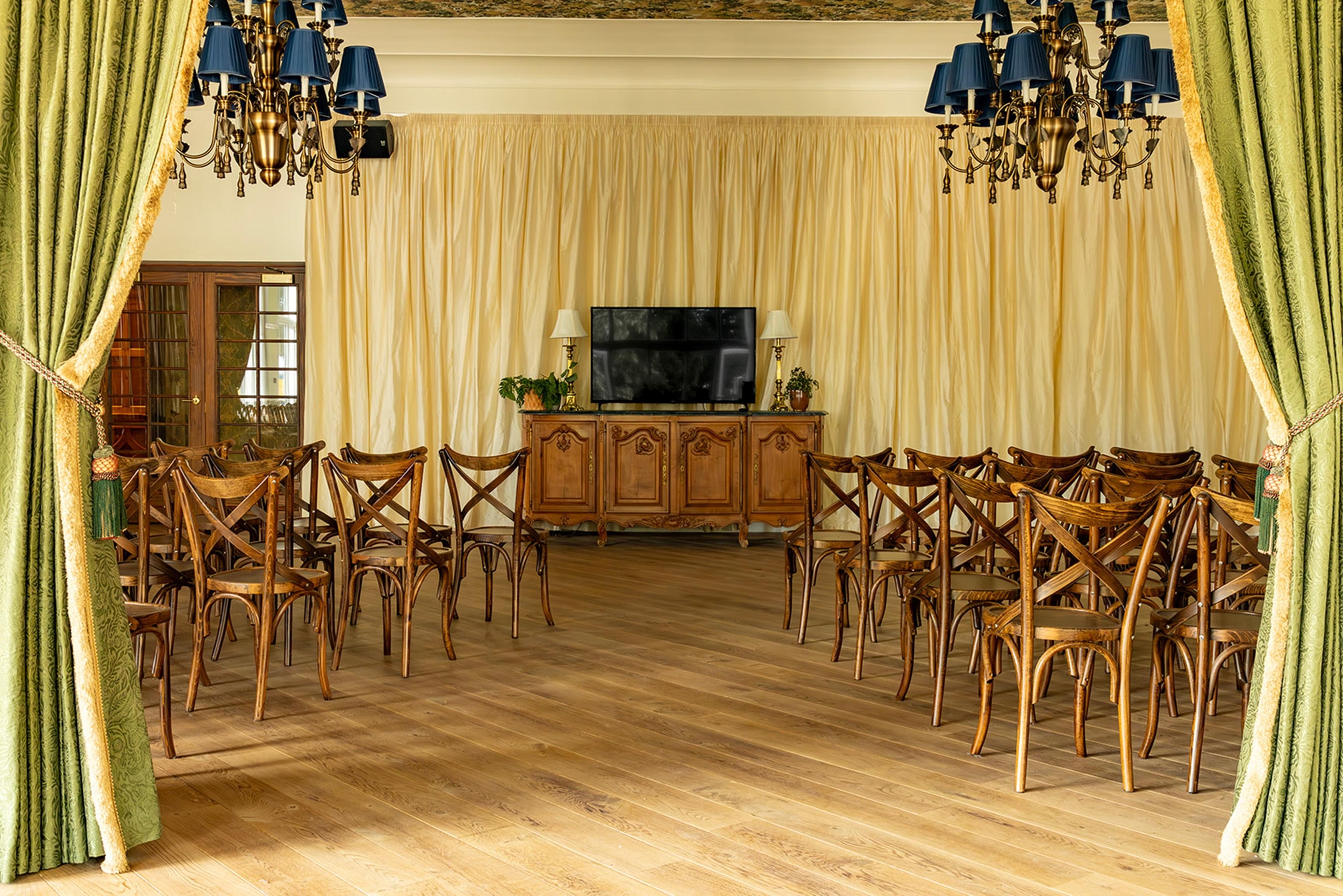 فندق Dornoch Station المظهر الخارجي الصورة The interior of the conference centre