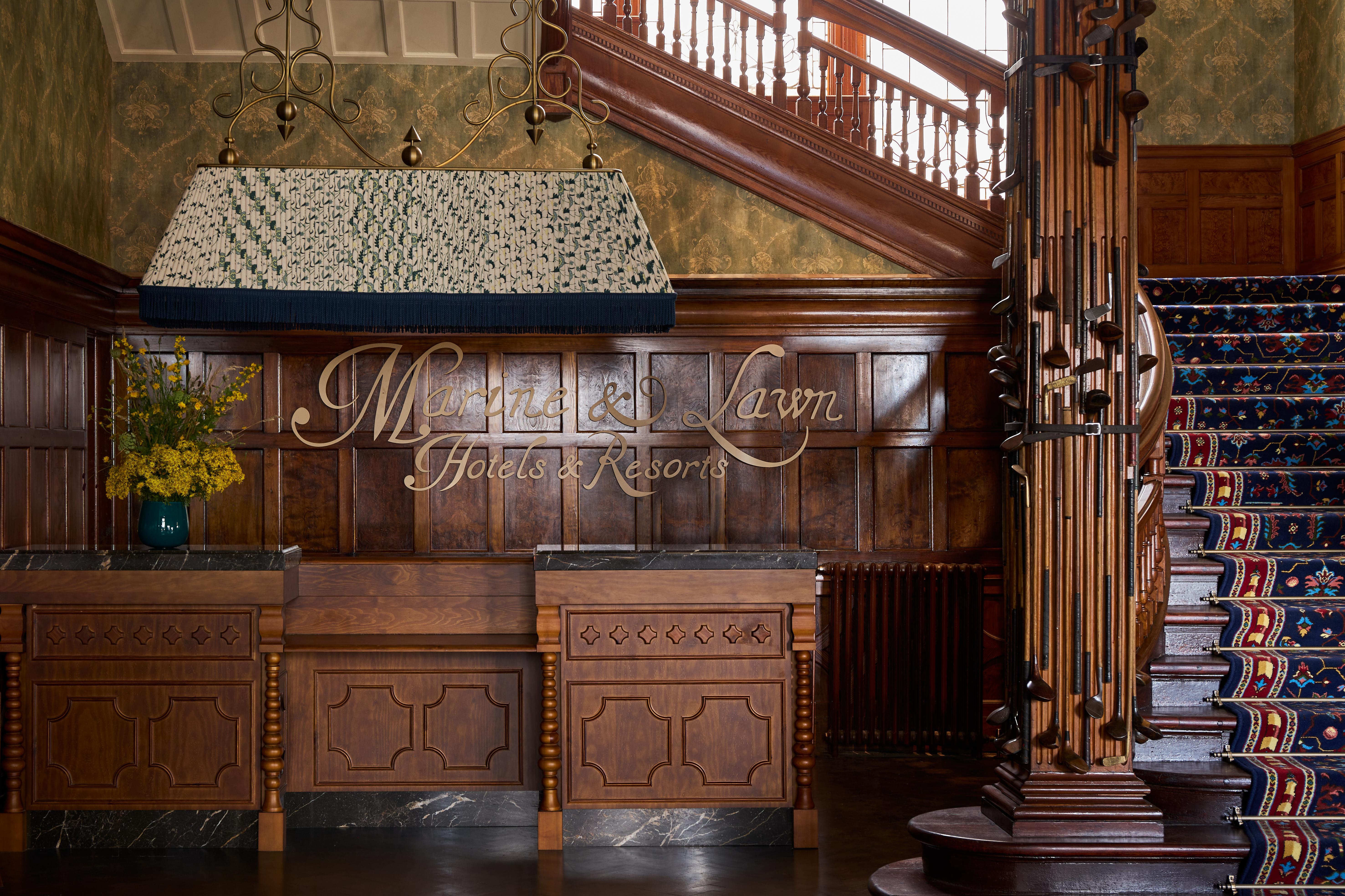 فندق Dornoch Station المظهر الخارجي الصورة The reception desk at the hotel